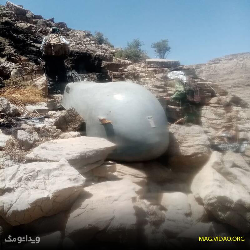لحظه شکار شدن لاشه‌ی یک پهپاد اسرائیلی هرمس توسط مرد روستایی + ویدو 2